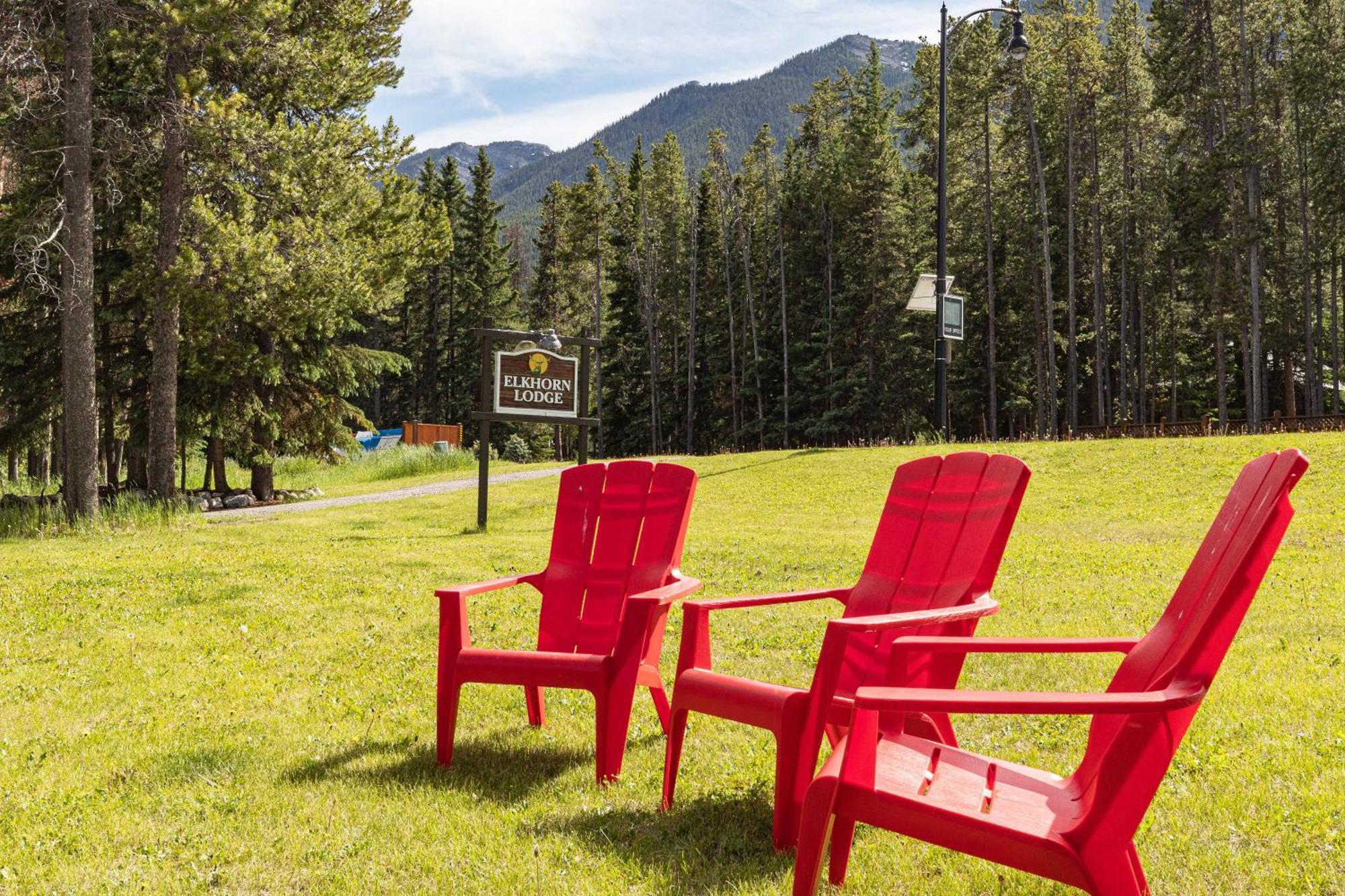 Elkhorn Lodge Vacation Rentals 뱀프 외부 사진