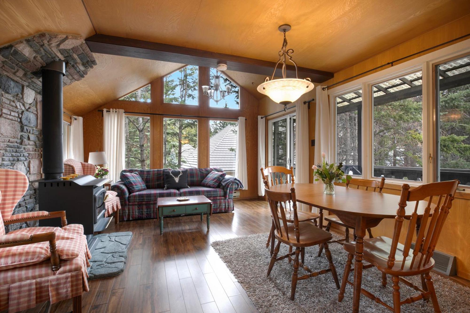 Elkhorn Lodge Vacation Rentals 뱀프 외부 사진